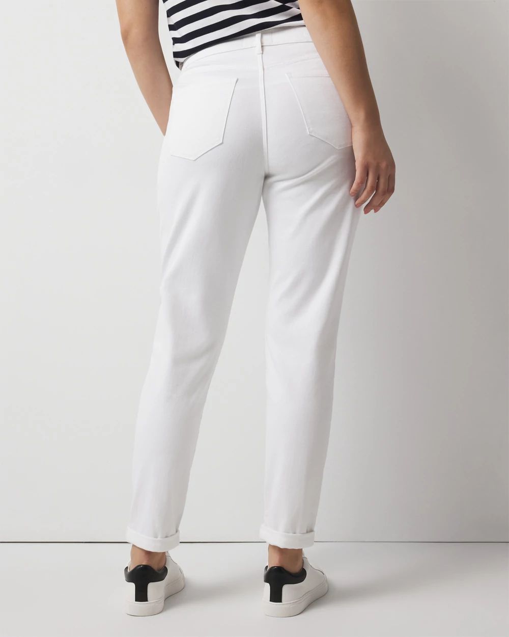 Curvy Mid-Rise Double Pocket Girlfriend Jean